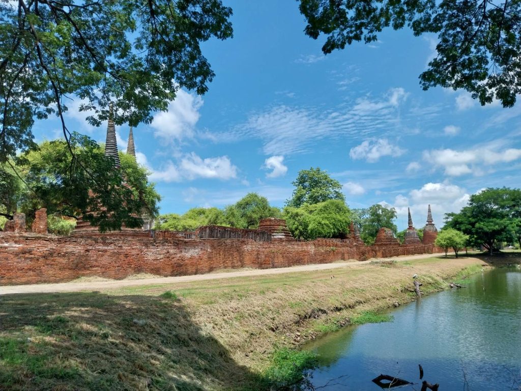 Wat Phra Si Sanphet on the riverbank in Ayutthaya, Thailand.